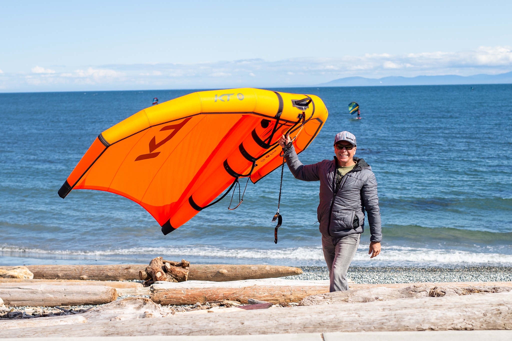 First day at Ross Bay in years
Quick Demo of new 2022 KT and Goya foil gear

Photos by: Winddoctor
